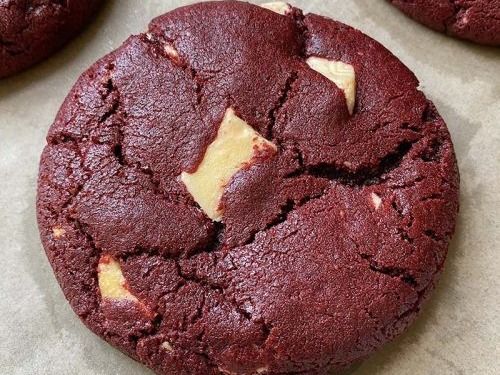 Red Velvet Cookie